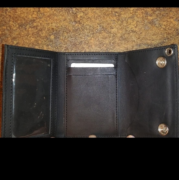 Black LEATHER Trifold Biker's Chain wallet - Picture 4 of 4